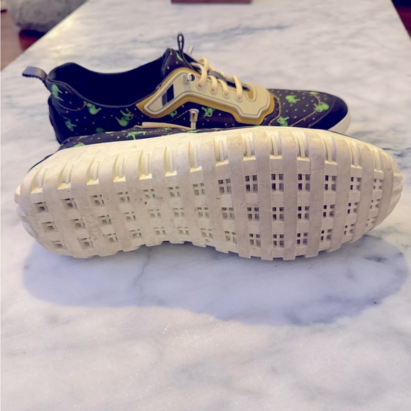 Prada shoes size US 8, Eu40. - Picture 6 of 10